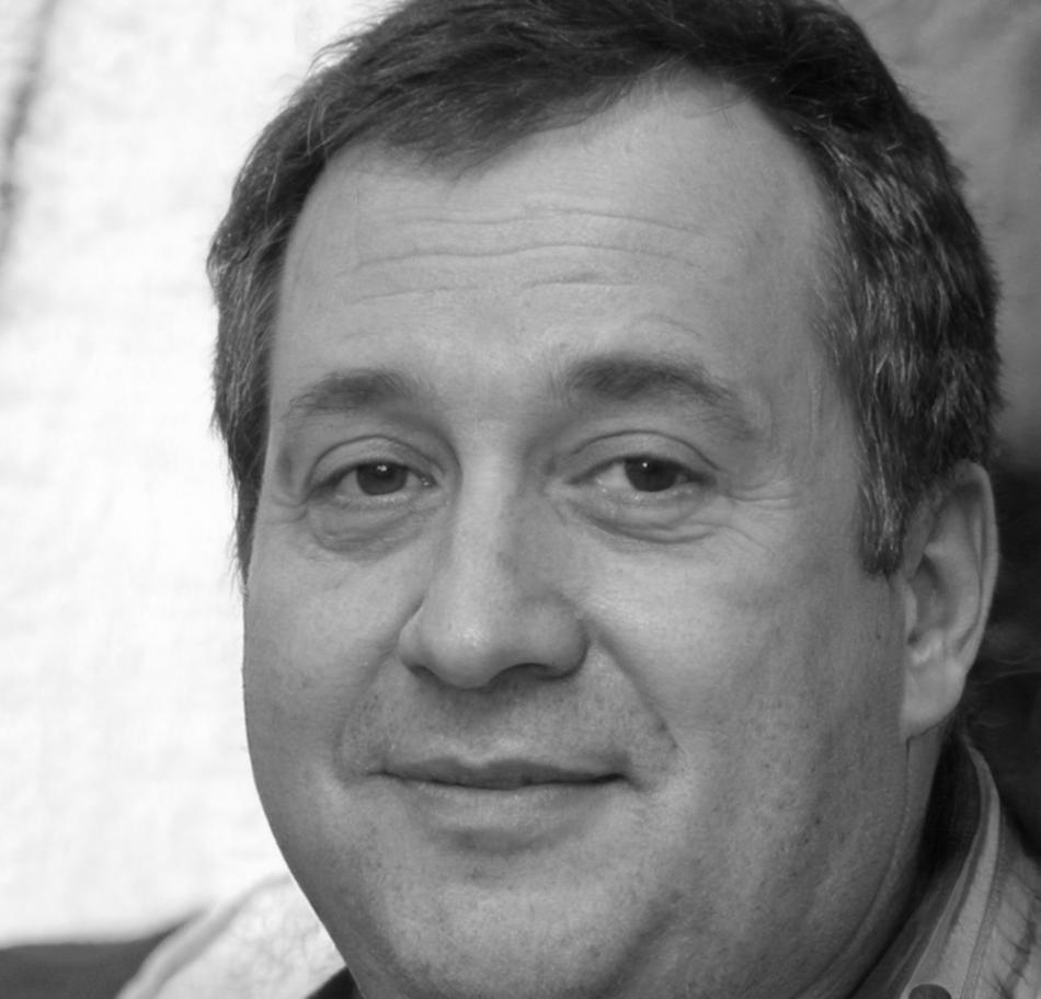 Portrait of Declan Theriault